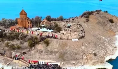 Akdamar Adası’nı 2 günde 30 bin kişi ziyaret etti