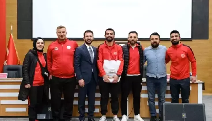 Erzurum GSİM Antrenörleri Bilgi Yarışmasında Yarıştı