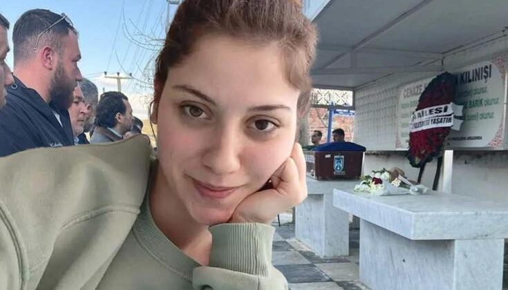 Komşusunu öldürdü, bir gün boyunca cesetle kalıp kendini vurdu