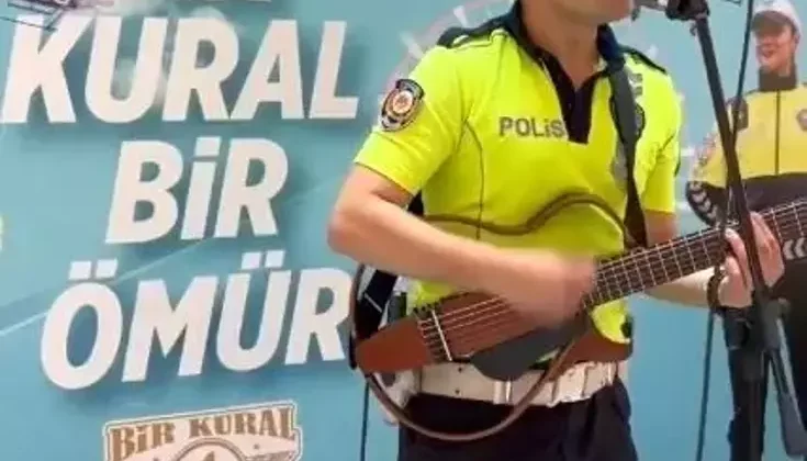 Kahramanmaraş’ta Trafik Polisi’nden Müzikal Farkındalık Etkinliği